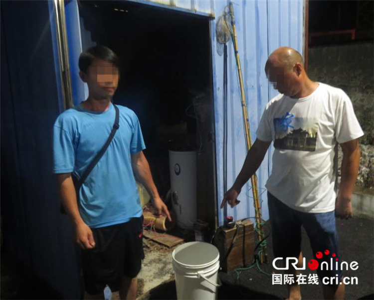 非法捕捞野生鱼“下酒”两男子被建始警方逮现形