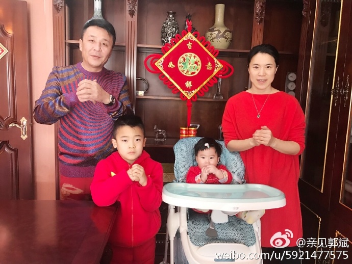 群星拜年:刘翔看望恩师 王楠一家喜气洋洋