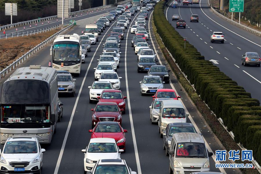 各地公路、铁路、机场迎来返程客流高峰