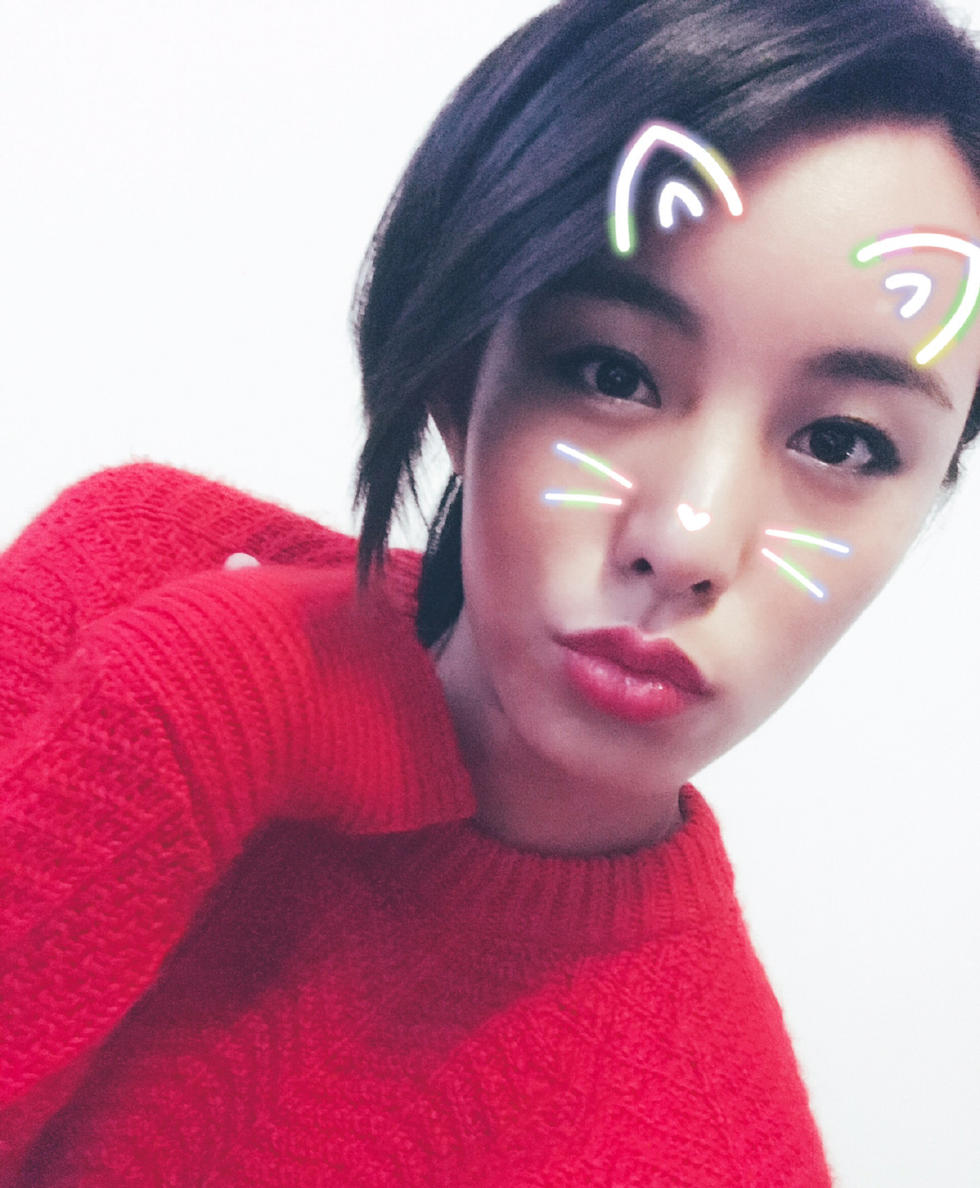 王蔷晒可爱自拍拜年网友美出新高度