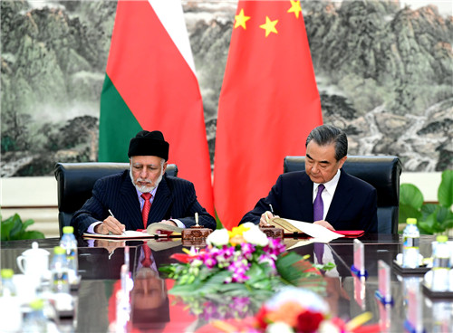 中国与阿曼签署共建“一带一路”谅解备忘录