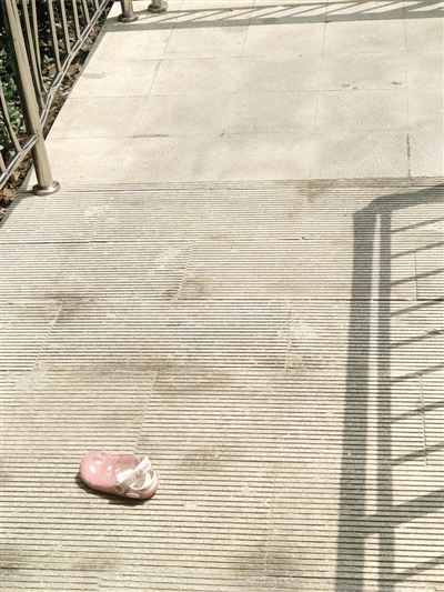 【河南在線-文字列表】【移動端-文字列表】跟爸爸一起看新房 新密4歲男童從18樓墜亡