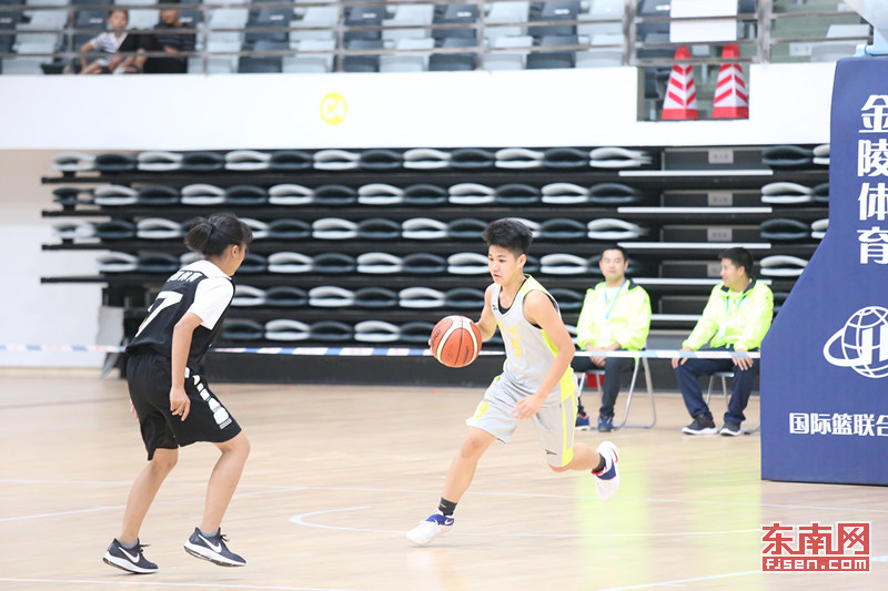 福建省第十六届运动会(女子甲组)篮球比赛寿宁开赛
