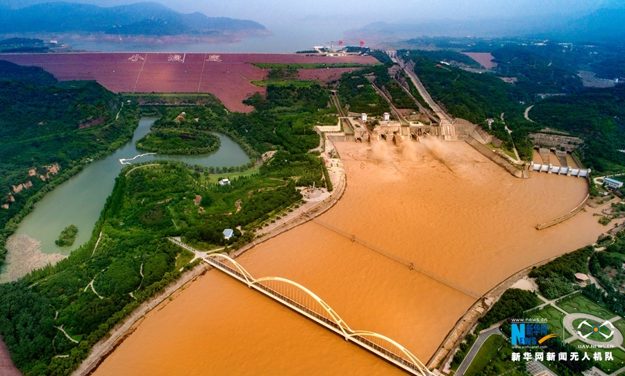 河南：航拍小浪底水库“黄河之水天上来”