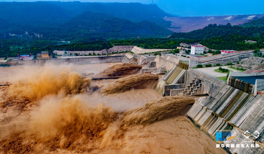 河南航拍小浪底水库黄河之水天上来