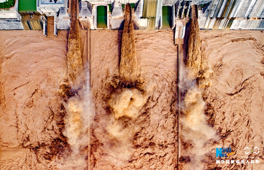 河南：航拍小浪底水库“黄河之水天上来”