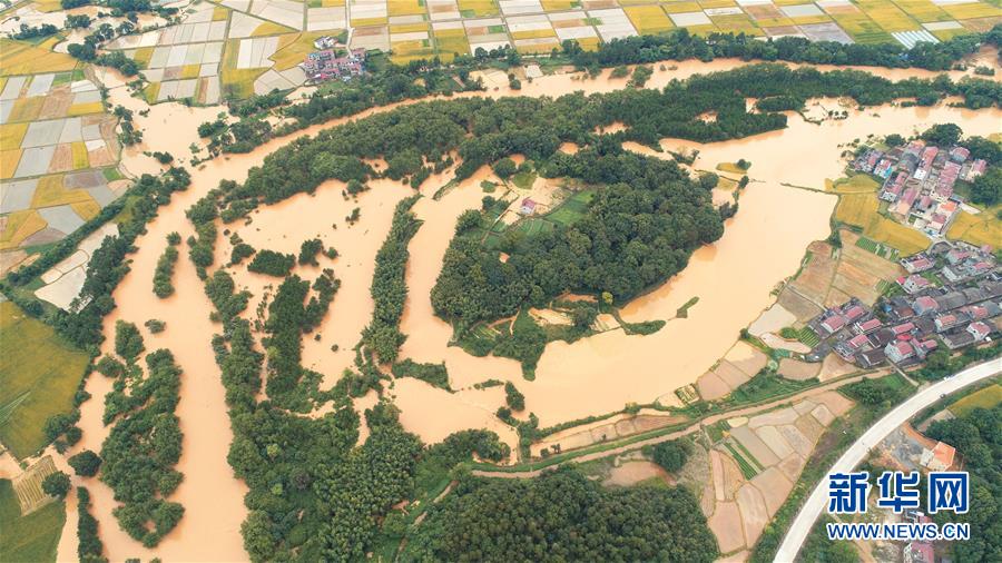 江西遭遇暴雨袭击