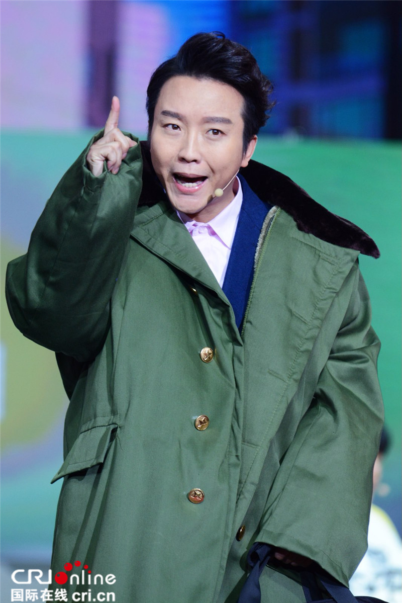 李玉刚元宵夜演小品 看绝代歌姬与何伟一起跨界突破