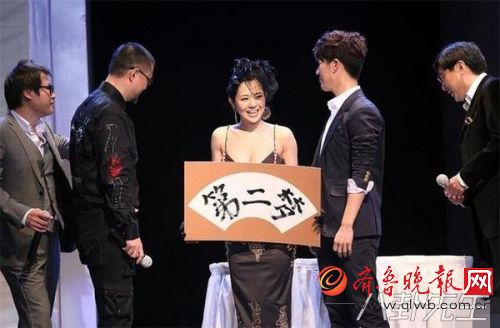 苍井空宣布引退 揭秘苍井空这些年在中国赚钱有多疯狂，亮相8分钟写4个字赚1000万