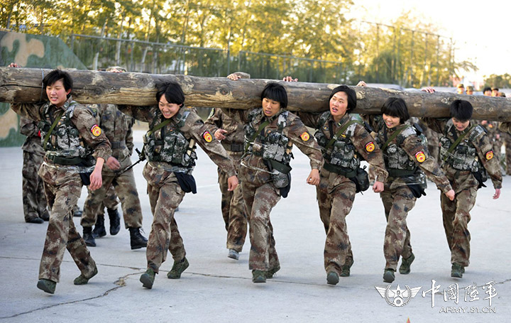 陆军首支女子特战连，她们才是最耀眼的素颜“花木兰”