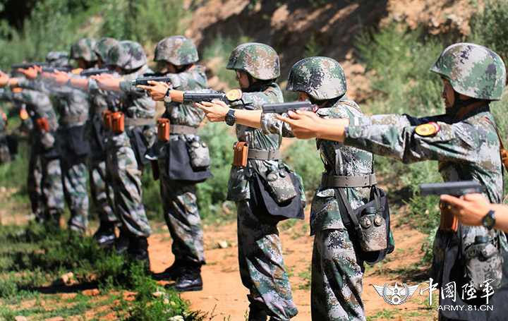 陆军首支女子特战连，她们才是最耀眼的素颜“花木兰”