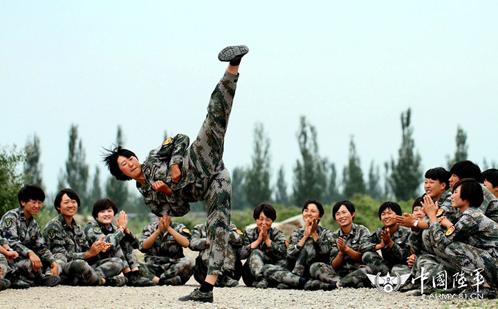 陆军首支女子特战连，她们才是最耀眼的素颜“花木兰”