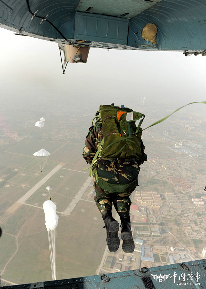 陆军首支女子特战连，她们才是最耀眼的素颜“花木兰”
