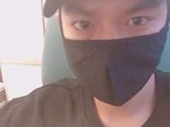 李敏镐近况公开 帅气自拍问候粉丝