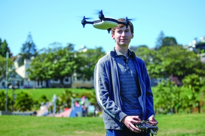 创业大军中的“英雄少年”