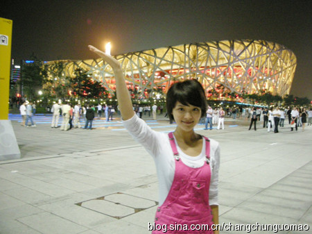 主播胡蝶晒老公陆川儿时萌照 小葫芦与爸爸超相像