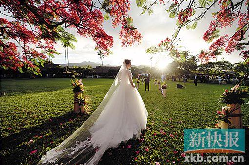 主播胡蝶晒老公陆川儿时萌照 小葫芦与爸爸超相像