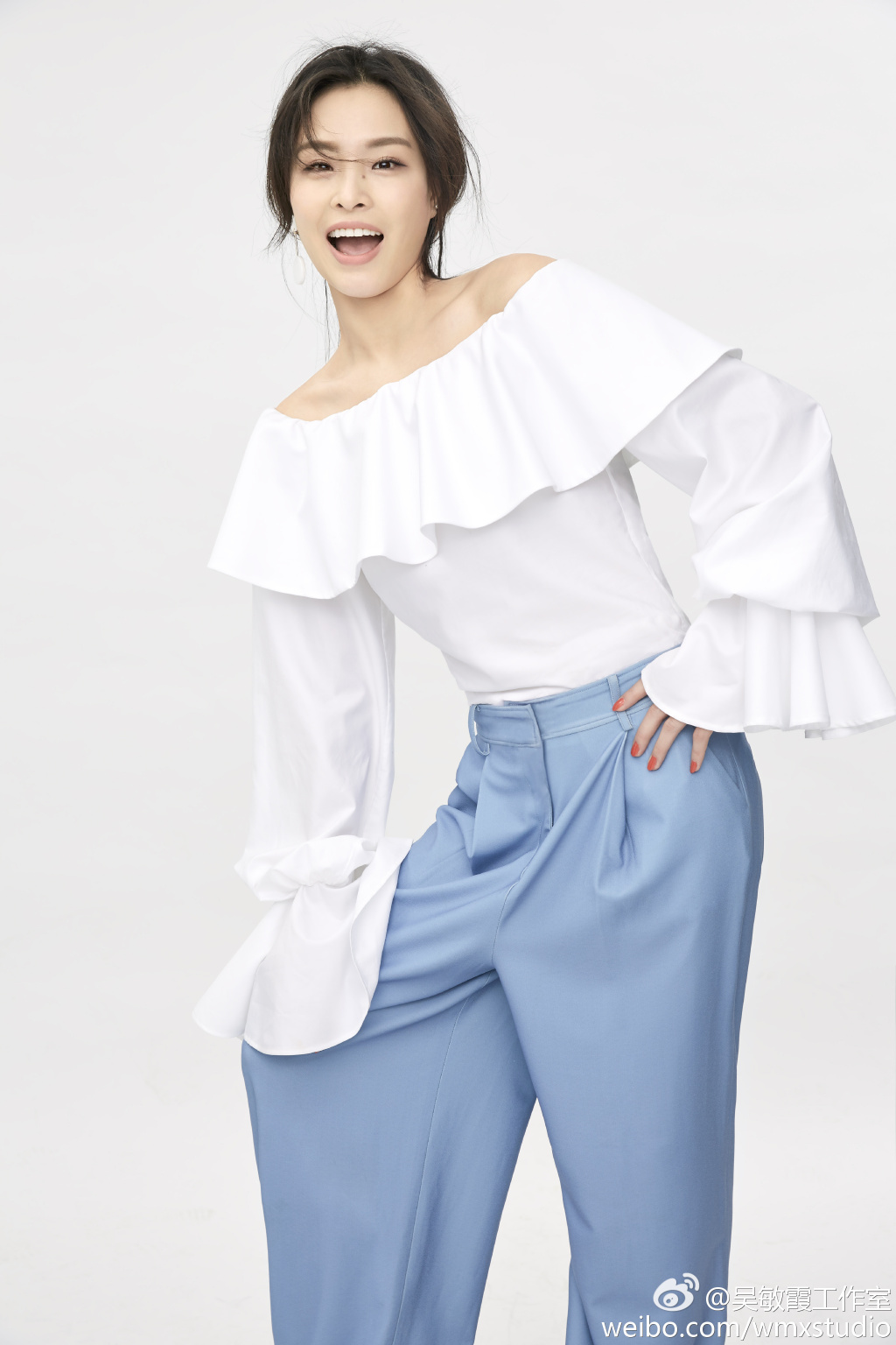 吴敏霞退役还坚持锻炼看见泳池哈喇子直淌