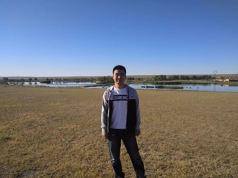 救人者叫包利光,今年35岁,   蒙古族,蒙文名字格日勒图,   是