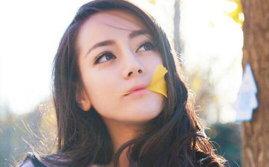 热巴顶baby登上跑男 Angelababy回应欢迎热巴等我归队