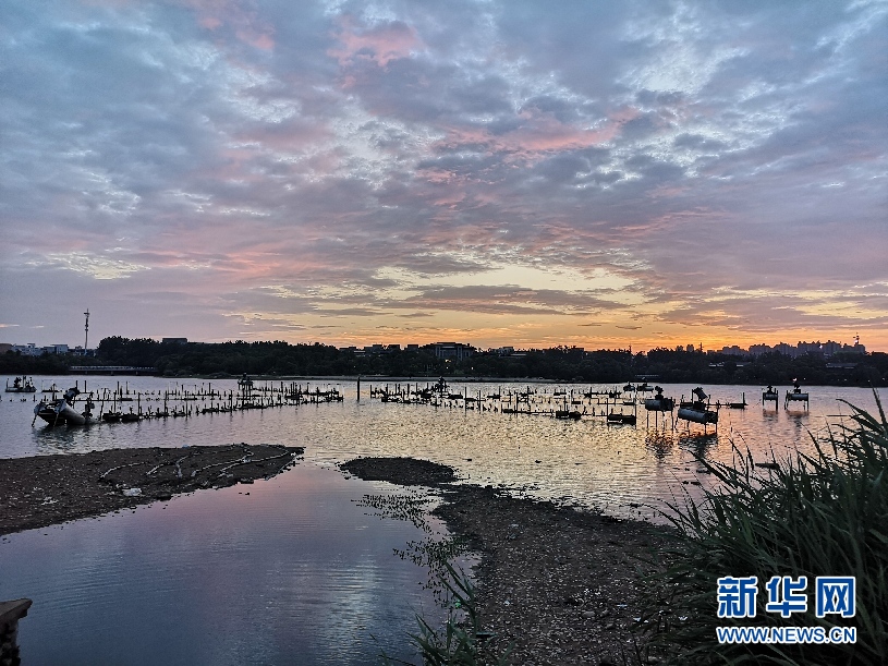 安徽： 长空气旋伴夕潮 台风云层通九霄