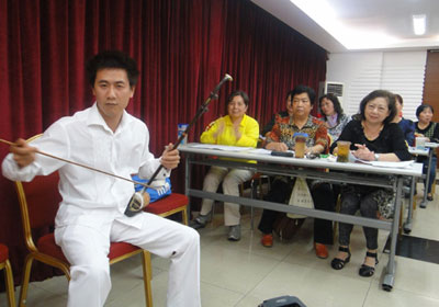 Biểu diễn thành công và Xúc động nhận giải thưởng