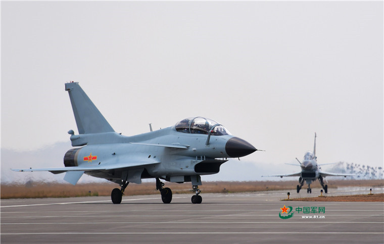 春日暖阳中的战鹰：我想飞上天 和太阳肩并肩