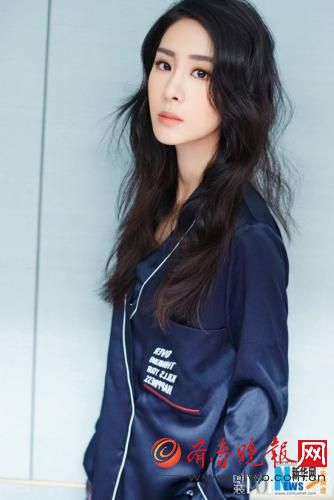 曝张碧晨杂志大片惊艳 张碧晨家庭背景惊人(图)