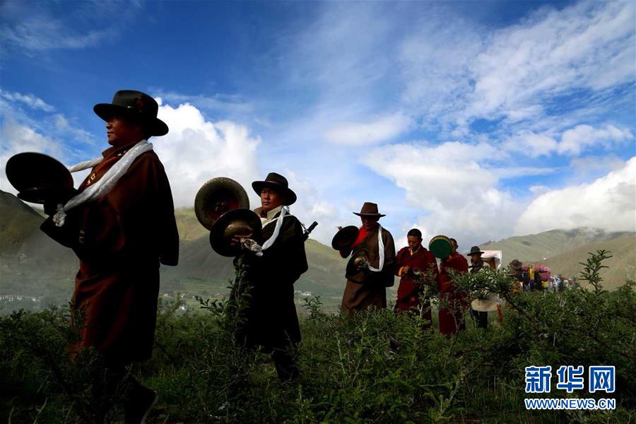 西藏農民歡度“望果節”祈盼豐收