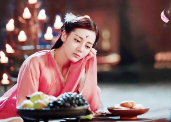 《三生三世十里桃花》中的白凤九有多美？看迪丽热巴如何俘获你心？