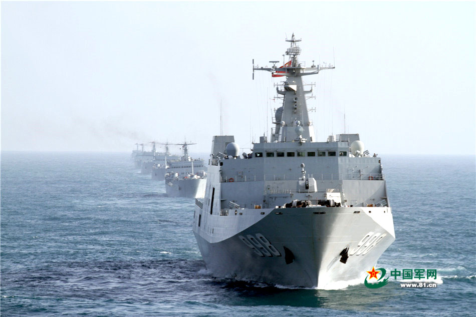 沧海亮剑 10艘演练登陆舰霸气出征