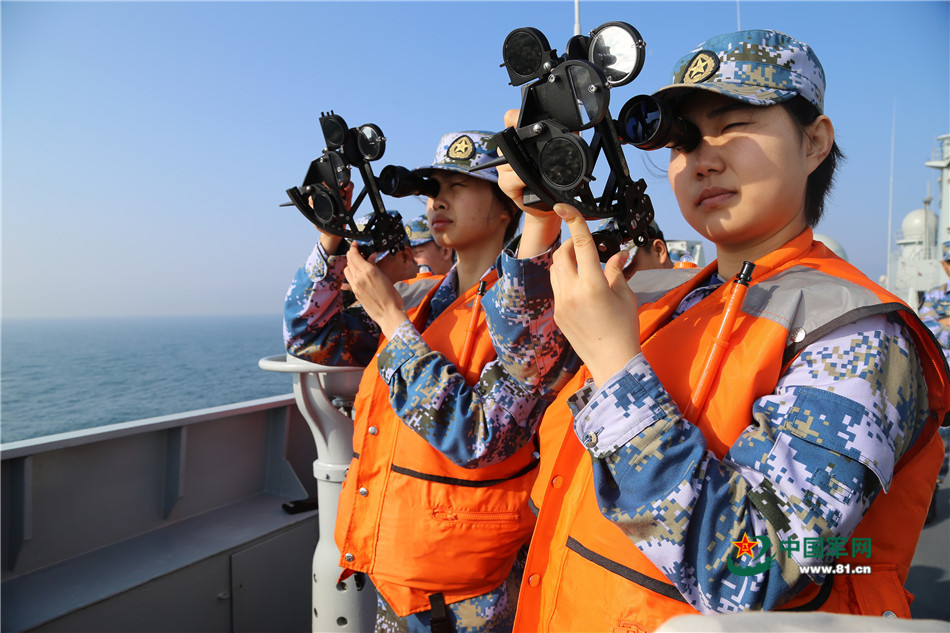 沧海亮剑 10艘演练登陆舰霸气出征