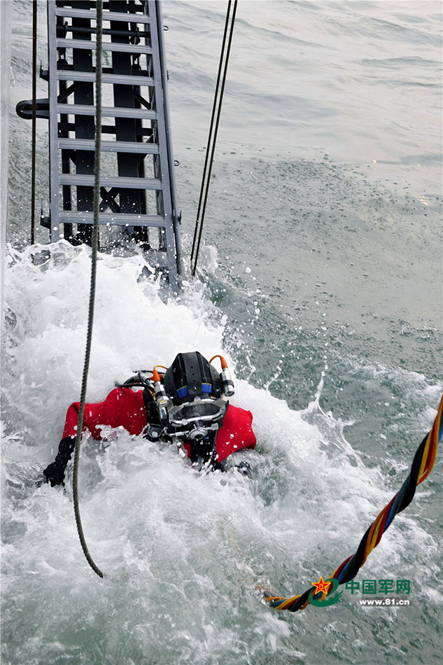 黄海,多舰联合海上救援演练展开 黄海,多舰联合海上救援演练展开