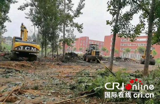 【河南在线-文字列表】【移动端-文字列表】河南邓州禁养区内一养殖场被依法依规强制拆除