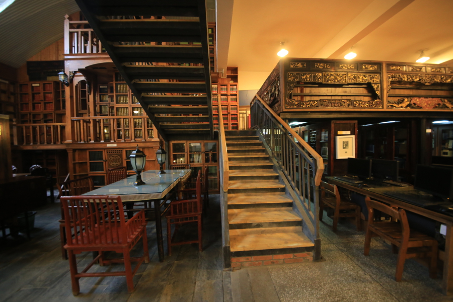 四川高校现"中西古典风"图书馆(组图)