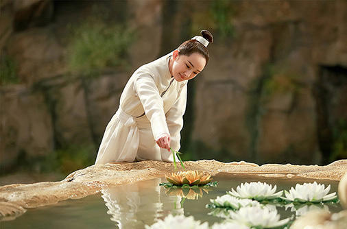 杨幂替身曝光 网友：她比玄女更像本尊_娱乐_腾讯网