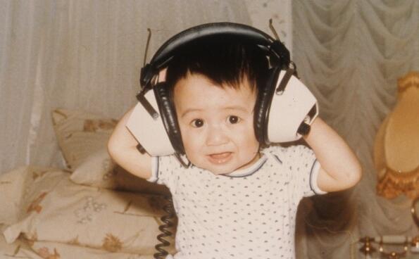 谢霆锋海量童年旧照,跟俩儿子似一个模子刻的_娱乐_腾讯网