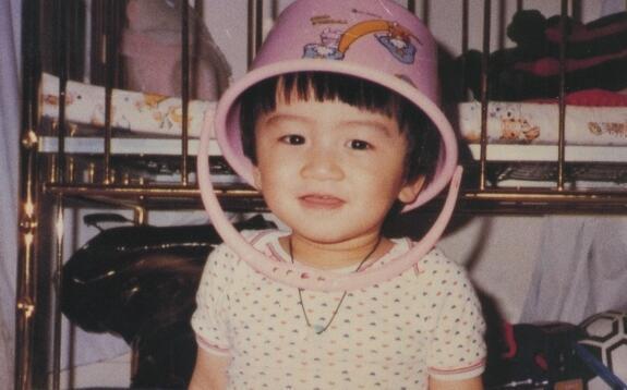 谢霆锋海量童年旧照,跟俩儿子似一个模子刻的_娱乐_腾讯网