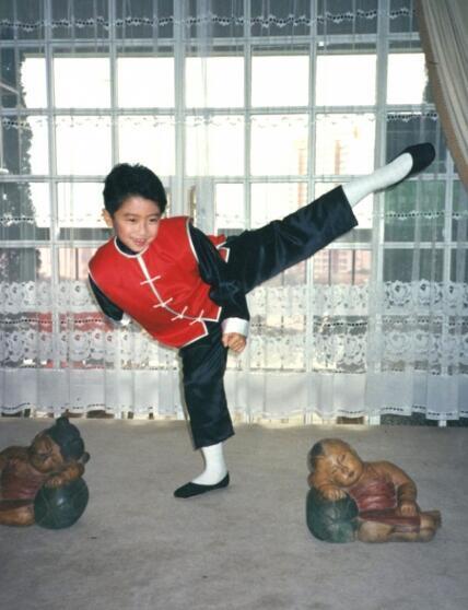 谢霆锋海量童年旧照,跟俩儿子似一个模子刻的_娱乐_腾讯网