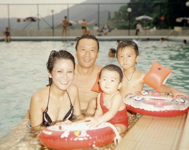 谢霆锋海量童年旧照,跟俩儿子似一个模子刻的_娱乐_腾讯网