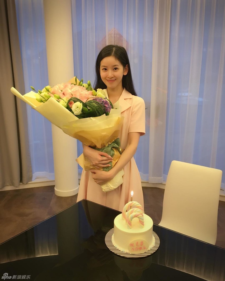 还是初见模样奶茶妹妹晒自拍甜美可人图