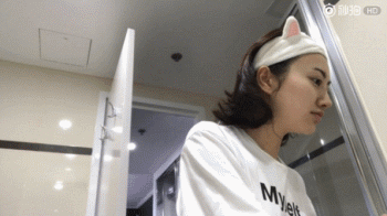 路转粉！景甜直播洗脸素颜甩网红几条街 扒大甜甜用的护肤品一个洗面奶要700+