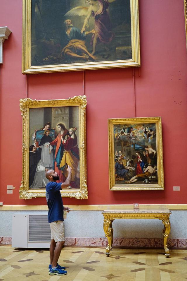 国民男装品牌利郎型走俄罗斯，开启品牌文化体验新时代