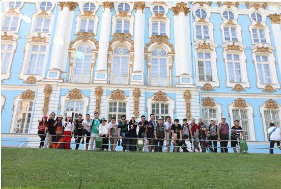 国民男装品牌利郎型走俄罗斯，开启品牌文化体验新时代