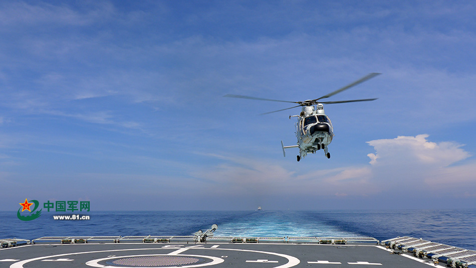 “铁蜻蜓”归舰 先“喝一壶”再做“保养” “铁蜻蜓”归舰 先“喝一壶”再做“保养”