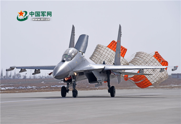 大雪初霁，看航空兵低温条件下飞行训练