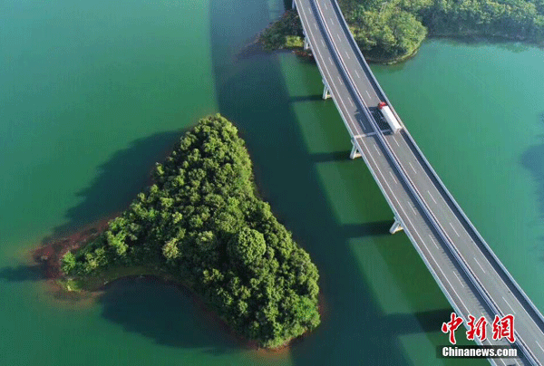 ทางด่วนบนทะเลสาบที่สวยงามที่สุดของมณฑลเจียงซี