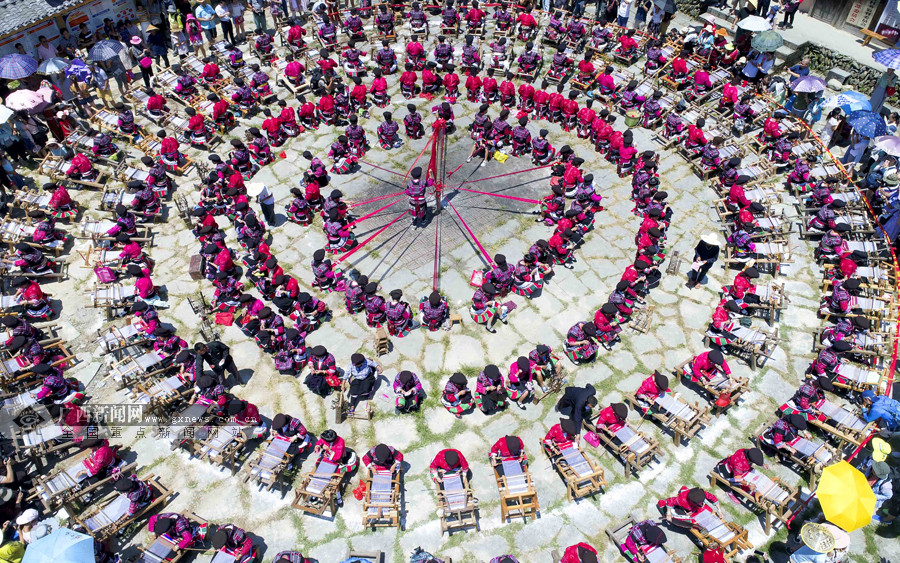 【已调整】龙胜瑶族同胞欢度“晒衣节” 吸引中外游客