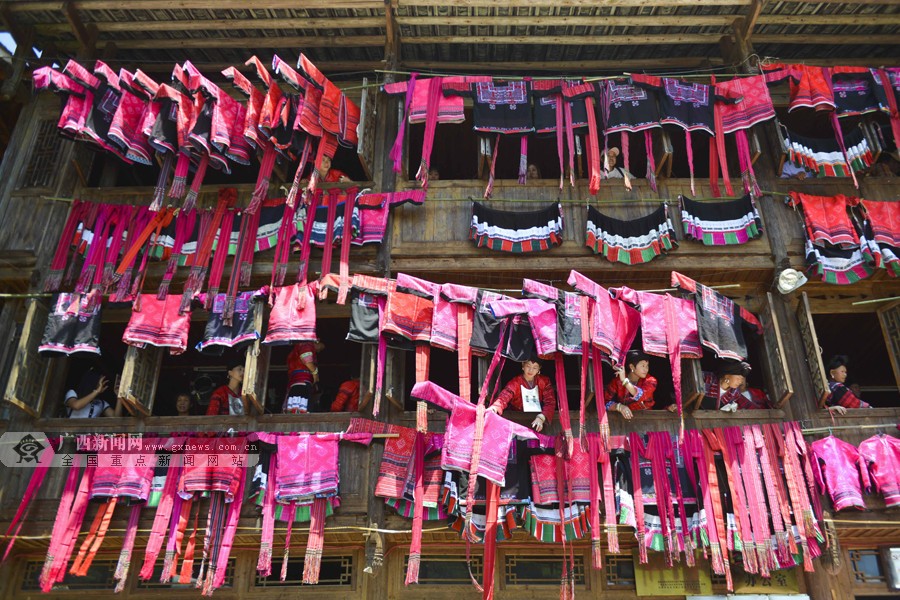 【已调整】龙胜瑶族同胞欢度“晒衣节” 吸引中外游客