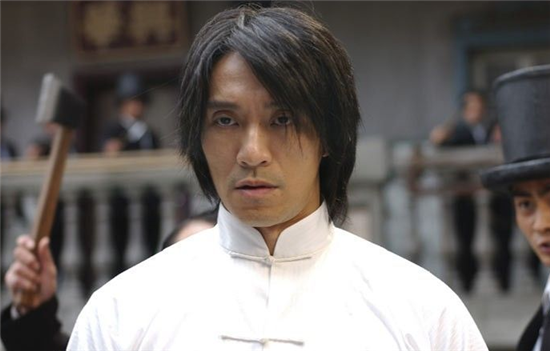 周星驰洪金宝闹不和 他一句话说出了事实_娱乐_腾讯网